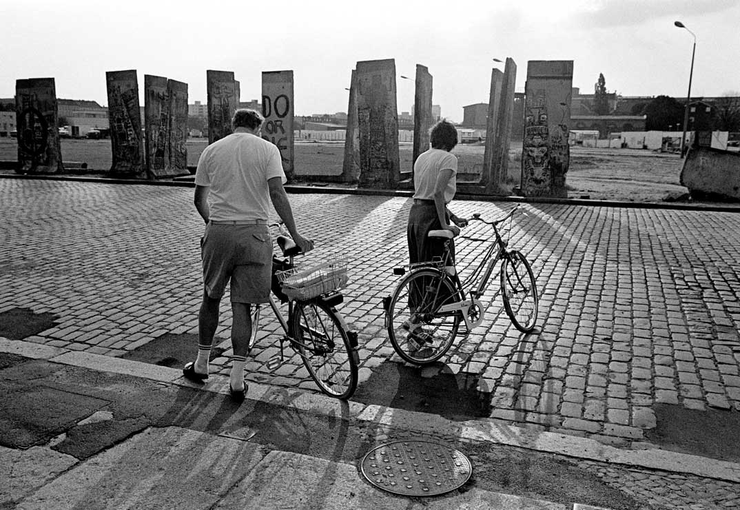 The Fall of the Berlin Wall, Mauerfall, Kreuzberg, Berlin 1990  25.Jahre Mauerfall