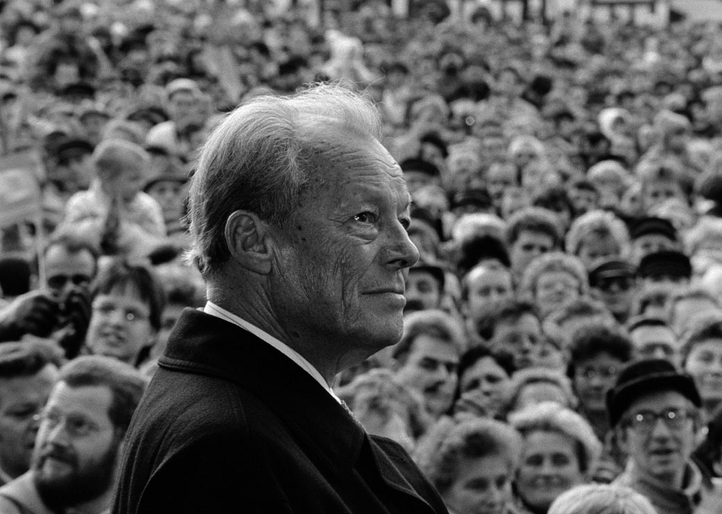 Willy Brandt beim Wahlkampf Januar 1990 in Eisennach by Christian Schulz